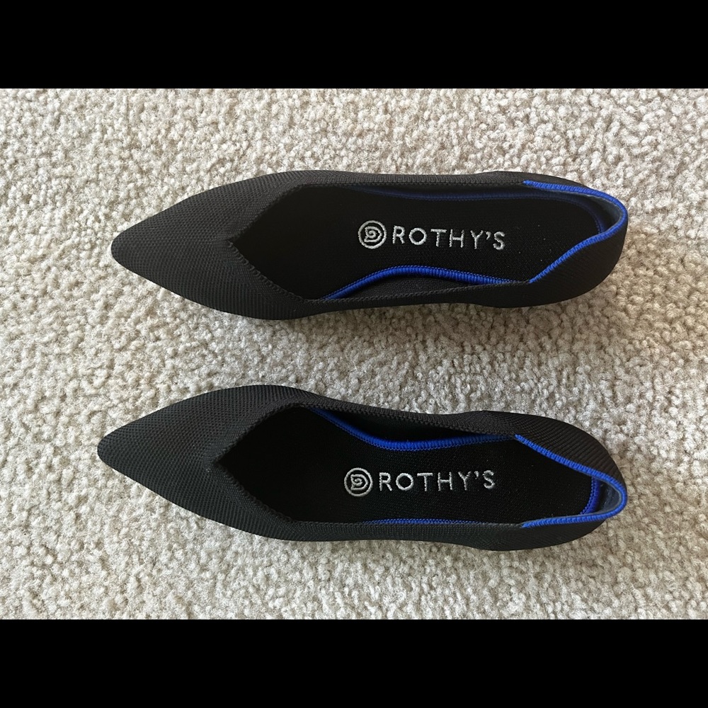 EUC Rothy’s black pointed toe flats